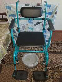 Крісло-туалет для догляду за інвалідом