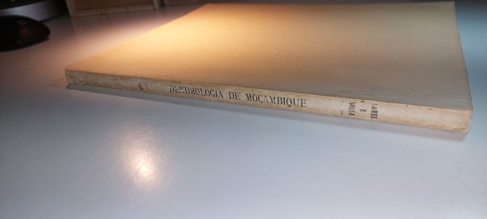 Dendrologia de Moçambique - António de Figueiredo Gomes e Sousa (1958)