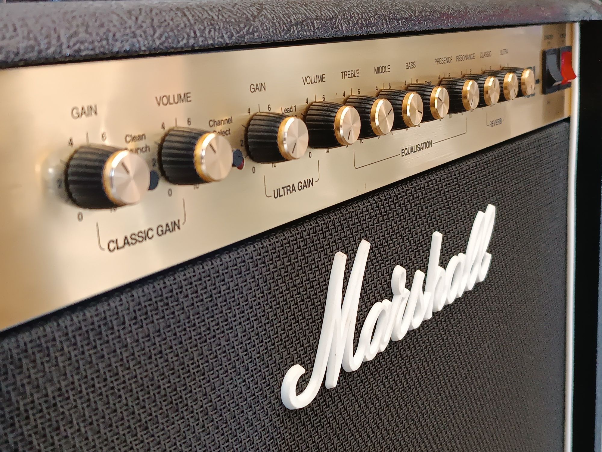 Amplificador Marshall DSL40C