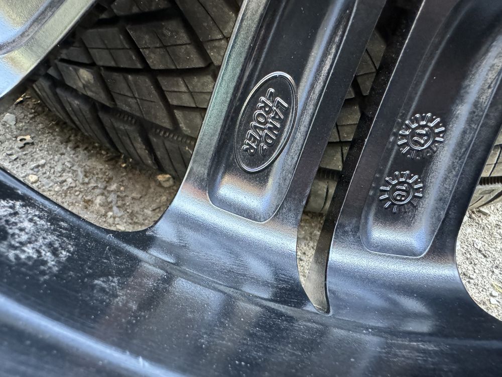Коплект оригінальні диски range rover r22 з літніми шинами 275/40