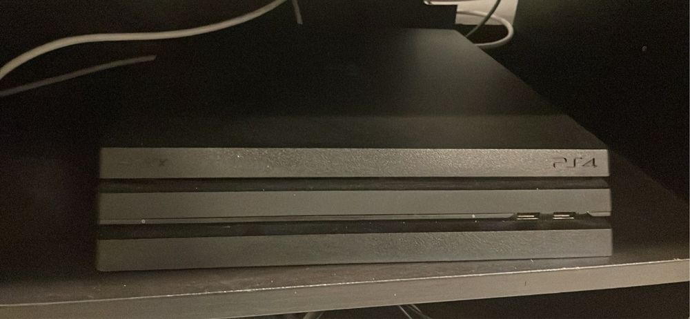 PS4 Pro 1TB – , Apenas 5 Meses de Uso!