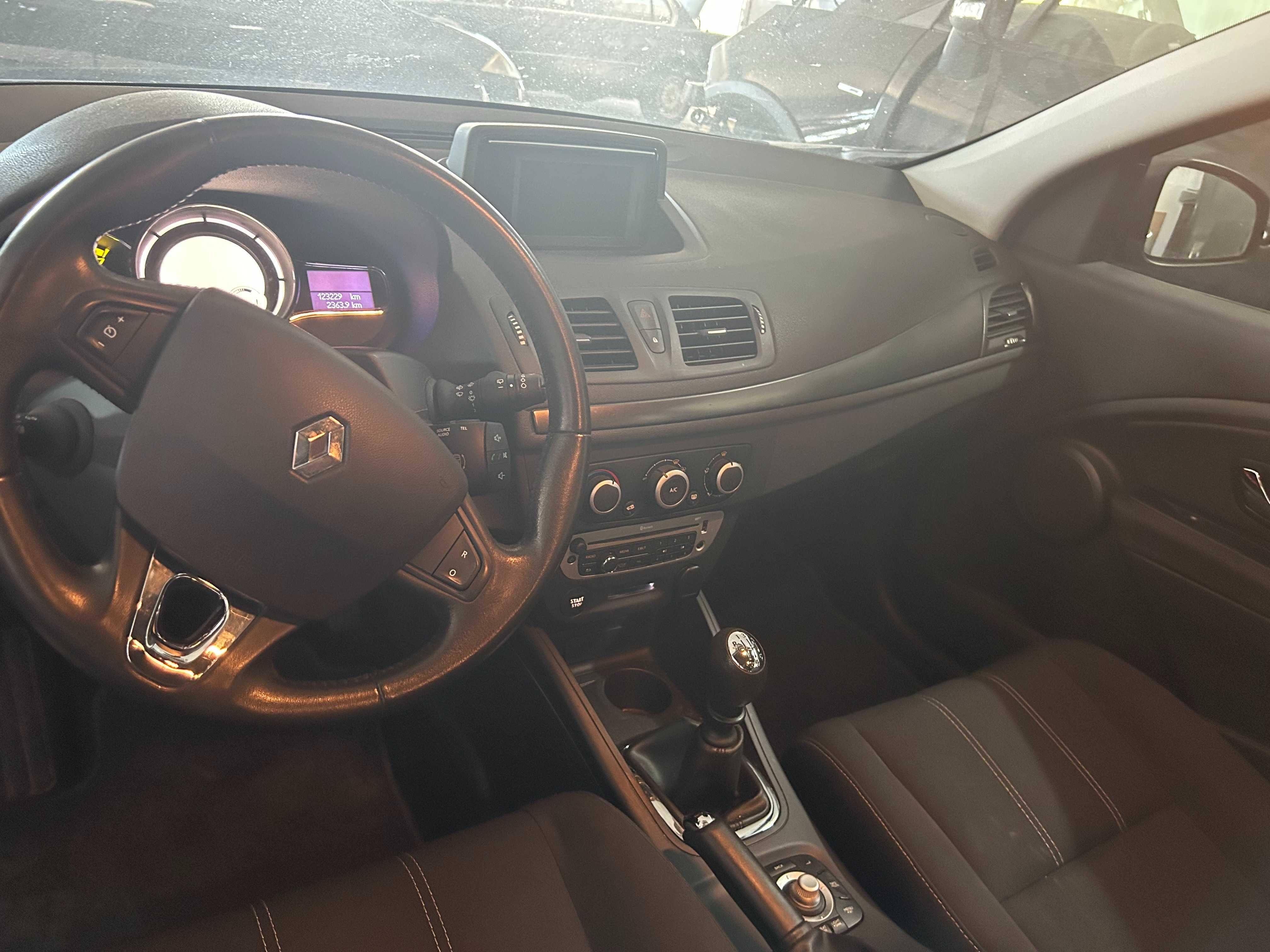 Frente completa Renault Megane Sport Tourer 2015