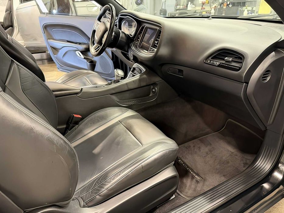 Dodge Challenger      2017