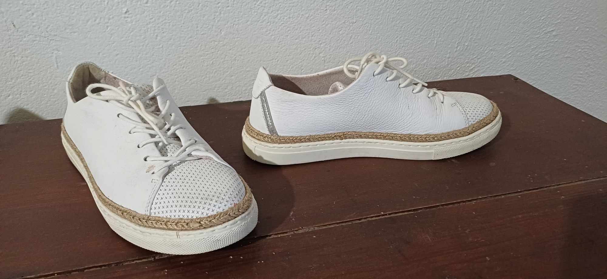 Sapato branco Hush Puppies
