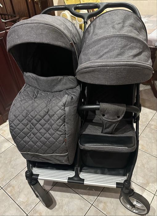 Продам коляску доя двойни ( прогулочная carrello)