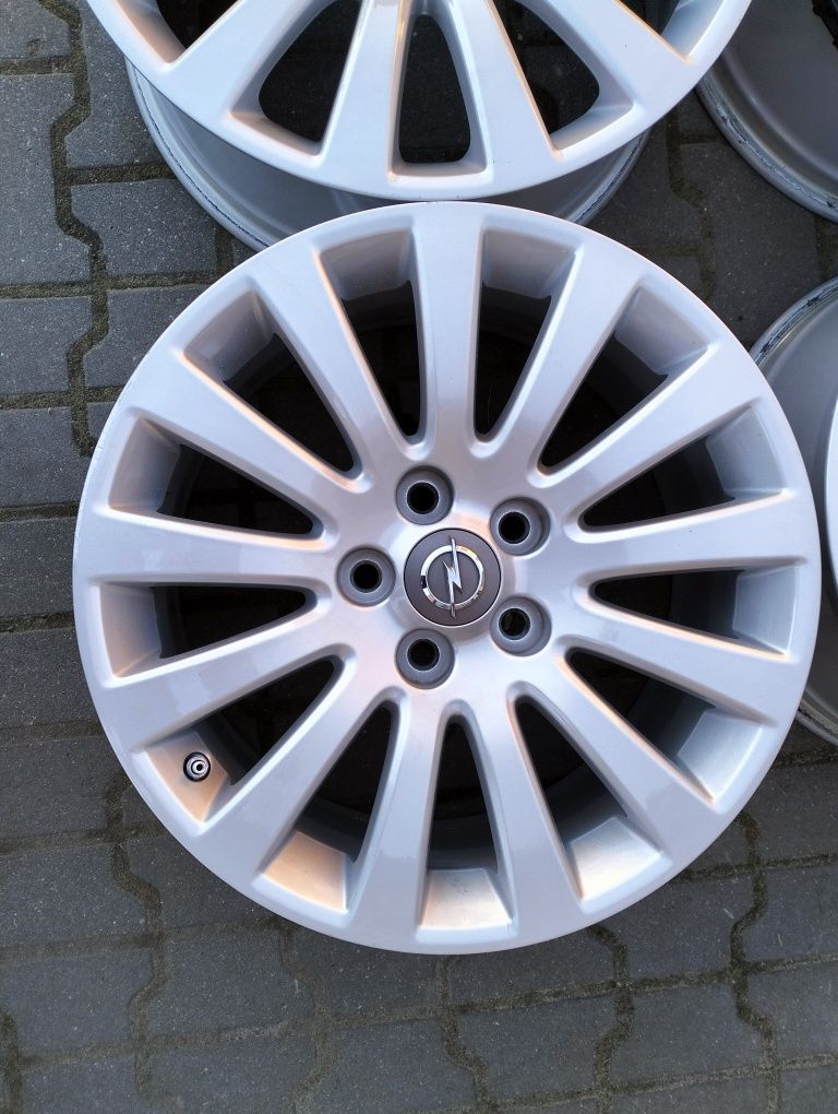 Felgi aluminiowe 18 cali 5x120 et 42 Opel Insignia czujniki TPMS