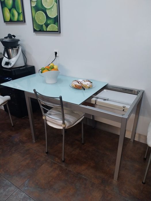 Mesa de cozinha com 3 cadeiras