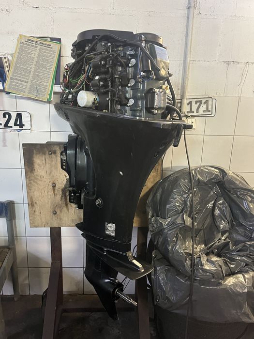 Silnik zaburtowy Mariner 50 KM z trymem Czterosuw