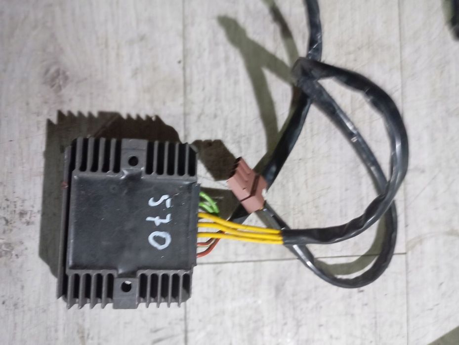 PIAGGIO BEVERLY 500 REGULATOR NAPIĘCIA