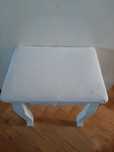 Taboret do toaletki.