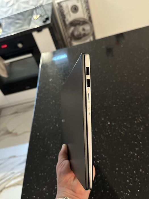 Asus  i7 4.7ghz 16gb ssd 512 gb