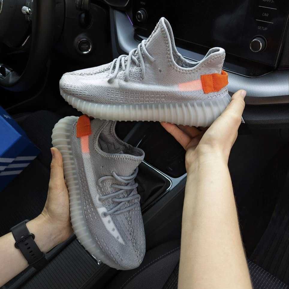 Кросівки Adidas YEEZY BOOST 350 V2 сірі з помаранчевим