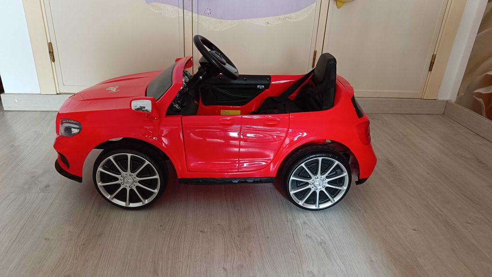 Carro eléctrico infantil
