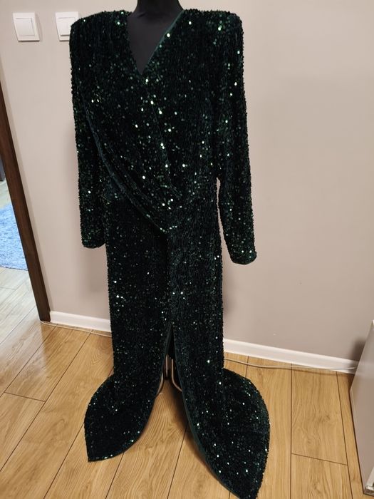 Długa cekinowa sukienka z długim rękawem na bal wesele