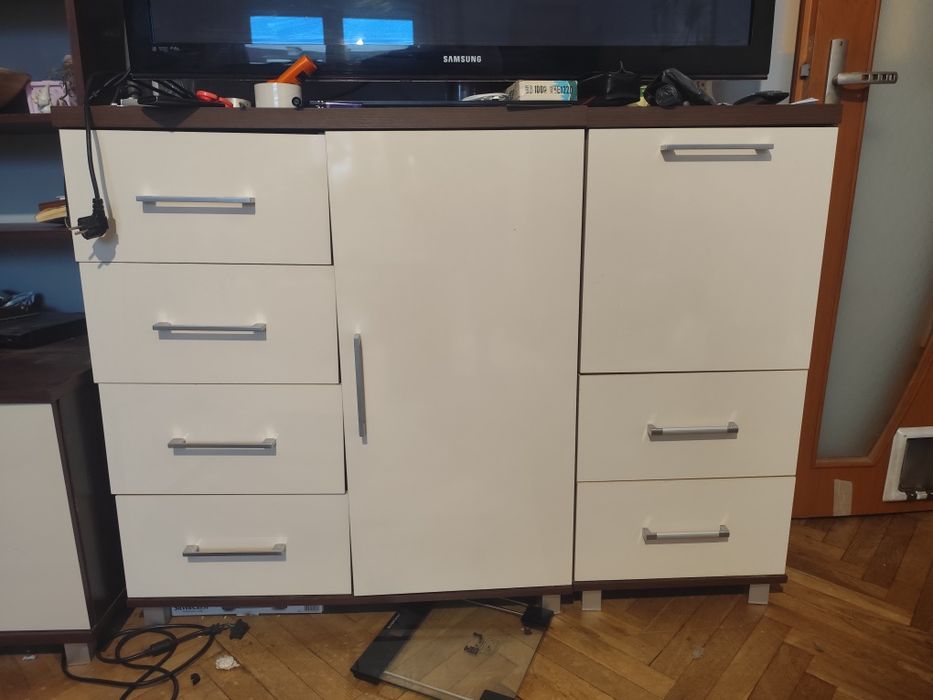 Szafka RTV wysoka pod telewizor