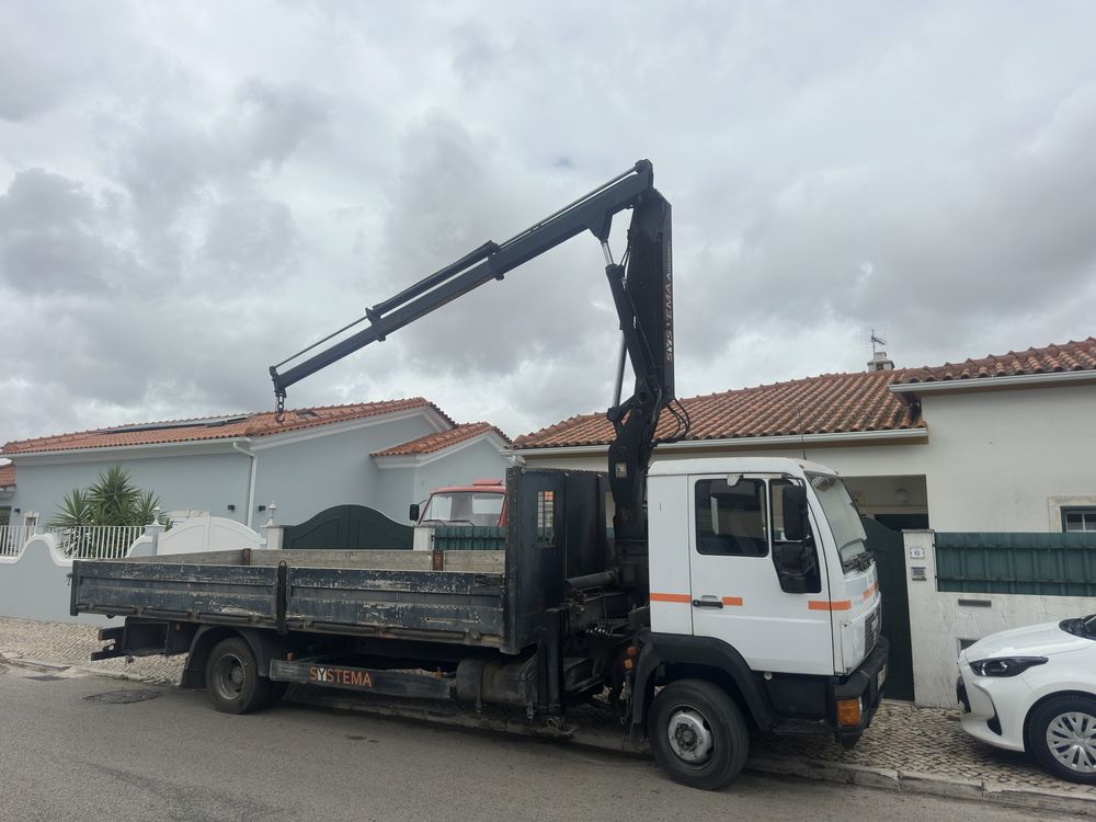 MAN com Grua bom estado