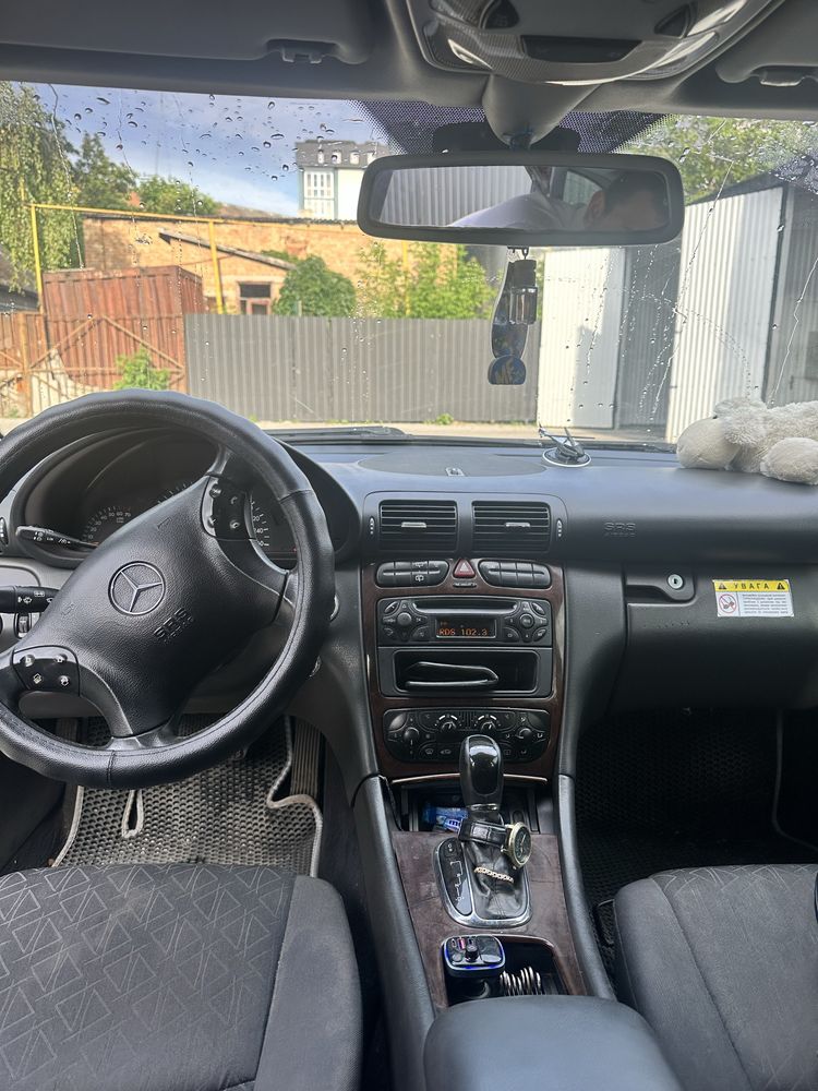 Mercedes-Benz w203 c klas