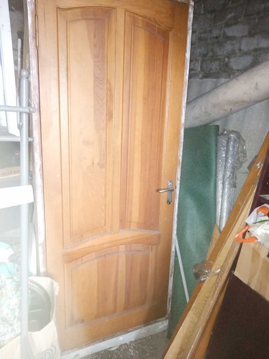 Двері дерев'яні , соснові з коробкою, 2 штуки