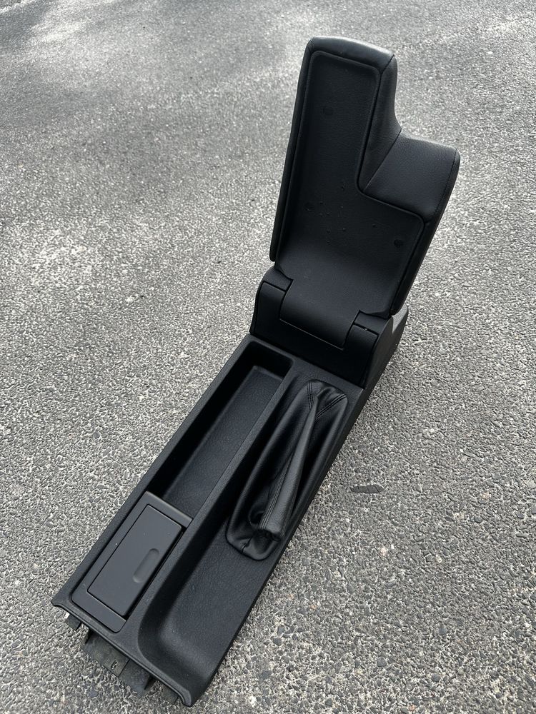 Podłokietnik bmw e36 stan idealny