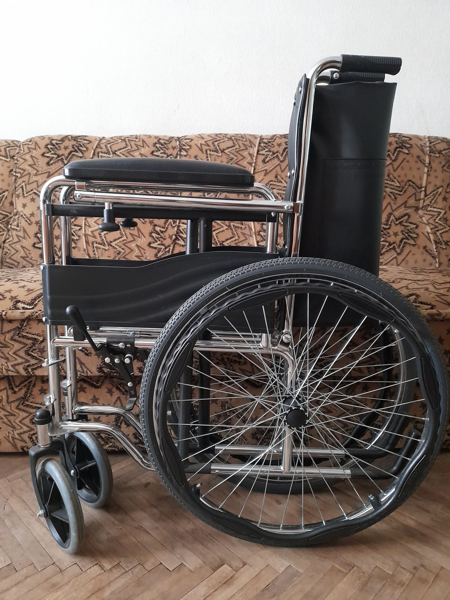 Коляска багатофункціональна