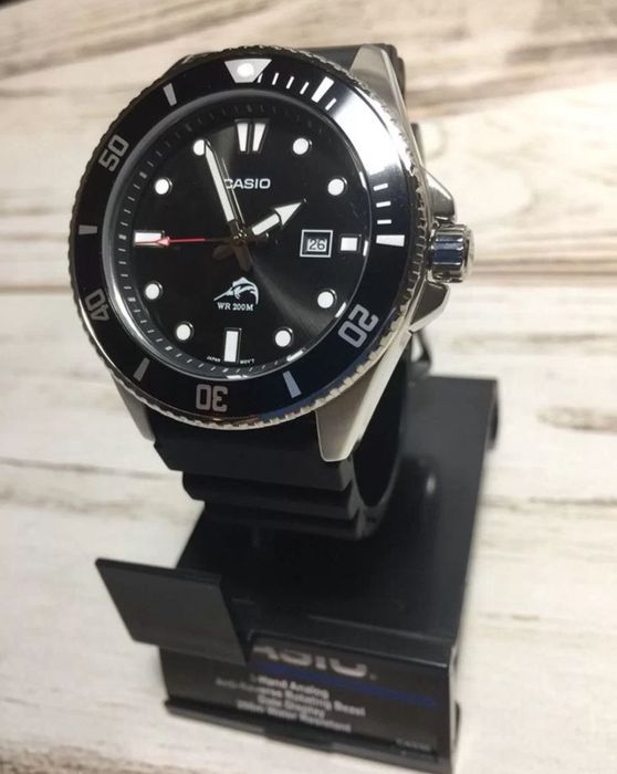 Продаю свои часы Casio Duro MDV-106.