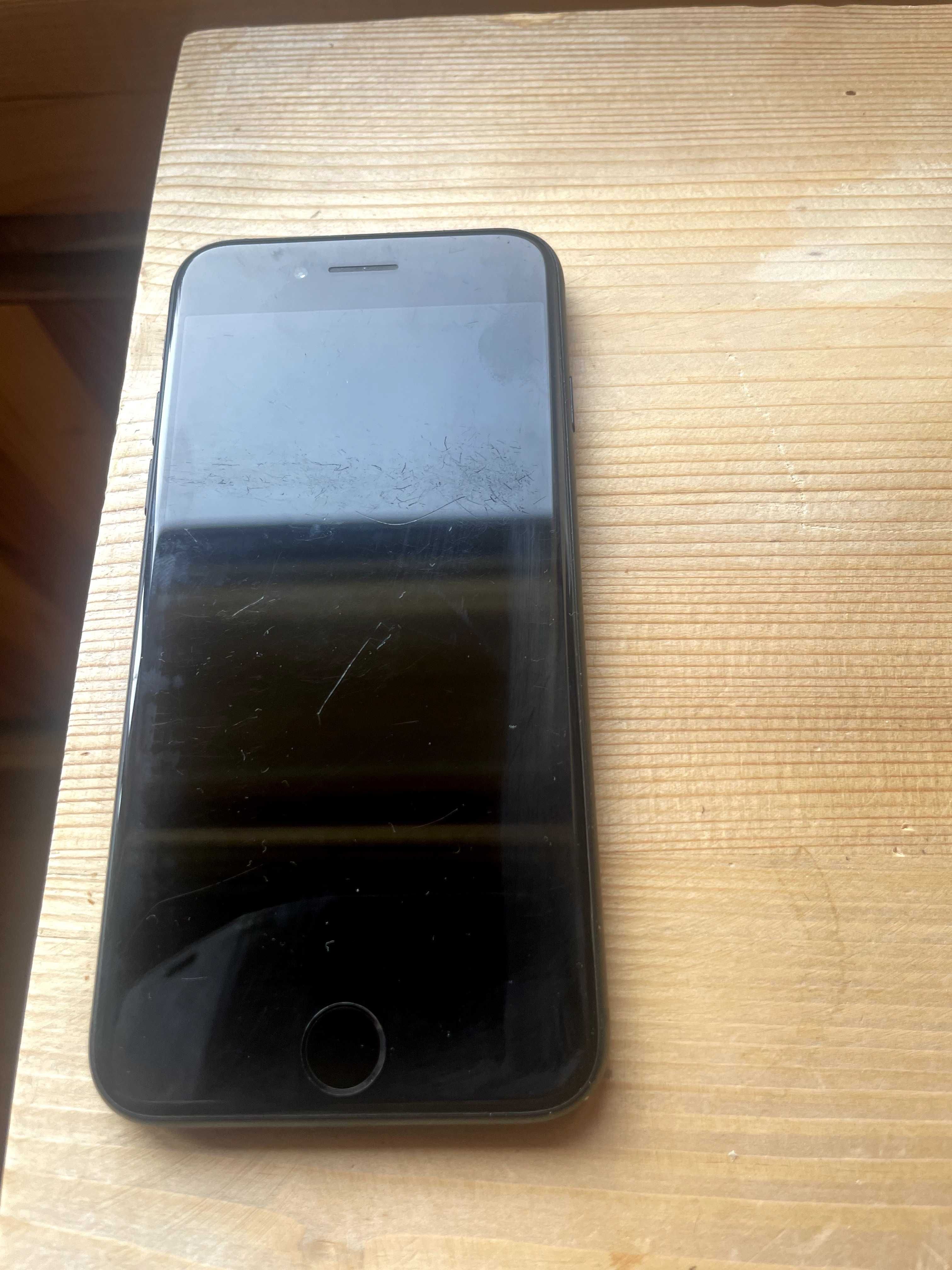 iPhone SE 2020 z 64 gb czarny