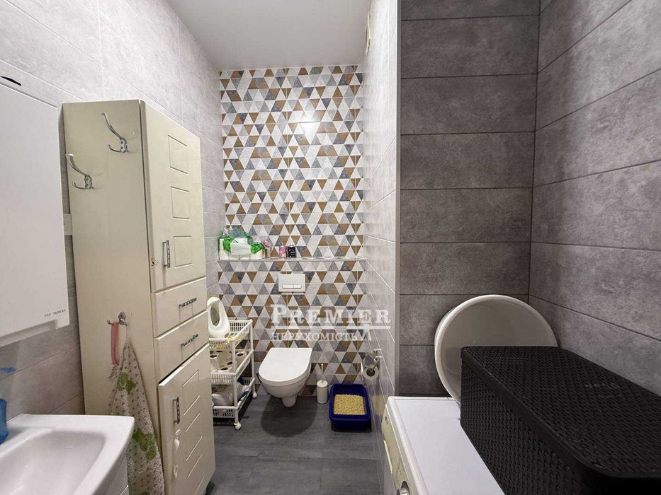 Продам 2 кімнатну квартиру площею 94 кв.м. з ремонтом у моря