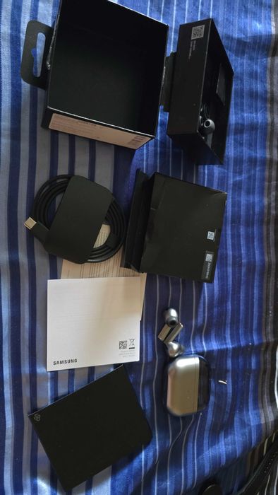 Продам навушники samsung galaxy buds 3pro