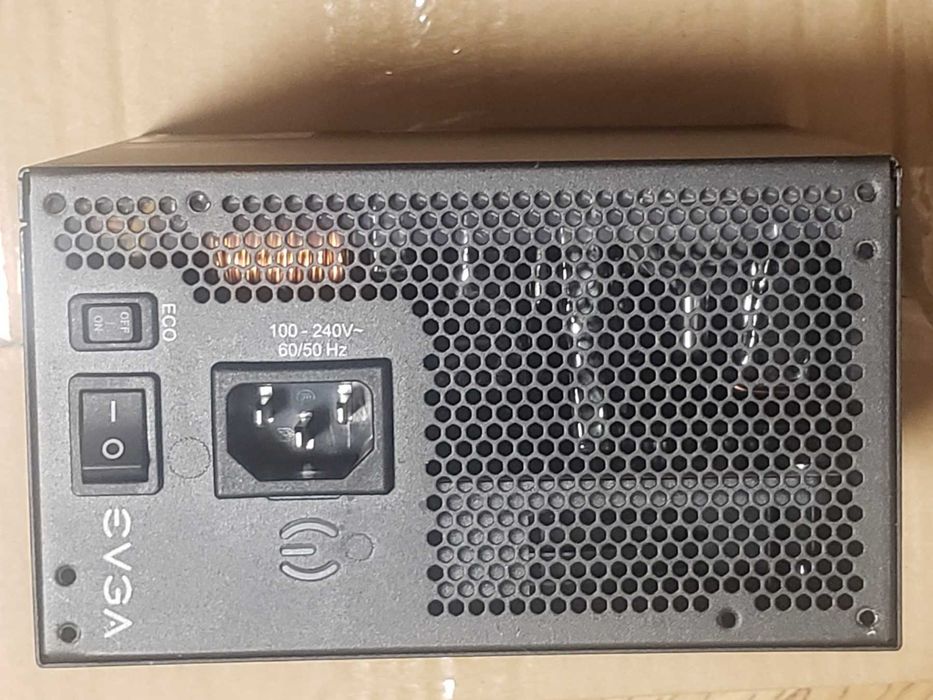 Блок питания EVGA 650 P5. 80+ platinum. неисправный.