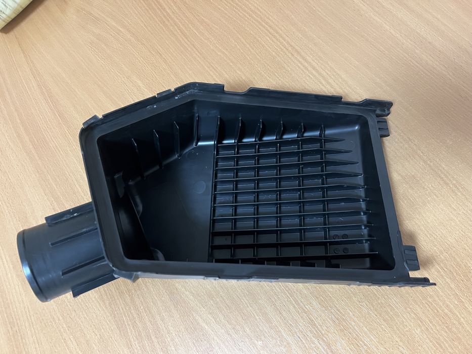 Корпус повітряного фільтра Honda Accord 9