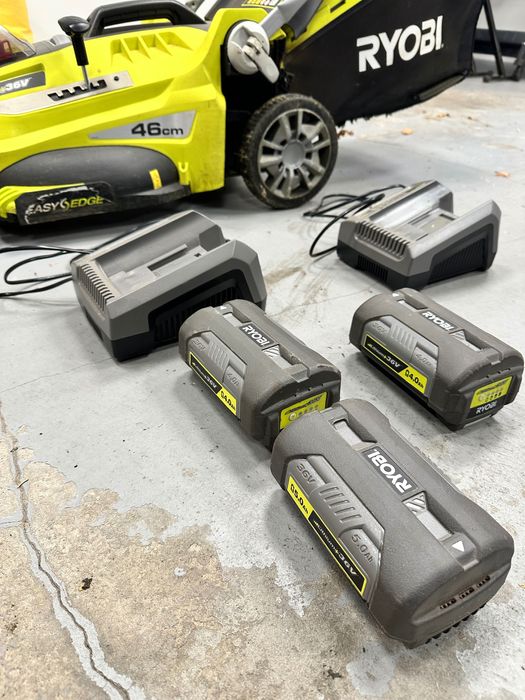Kosiarka akumulatorowa Ryobi RLM36X46L5F z bateriami i ładowarkami