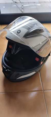 Capacete semi-novo