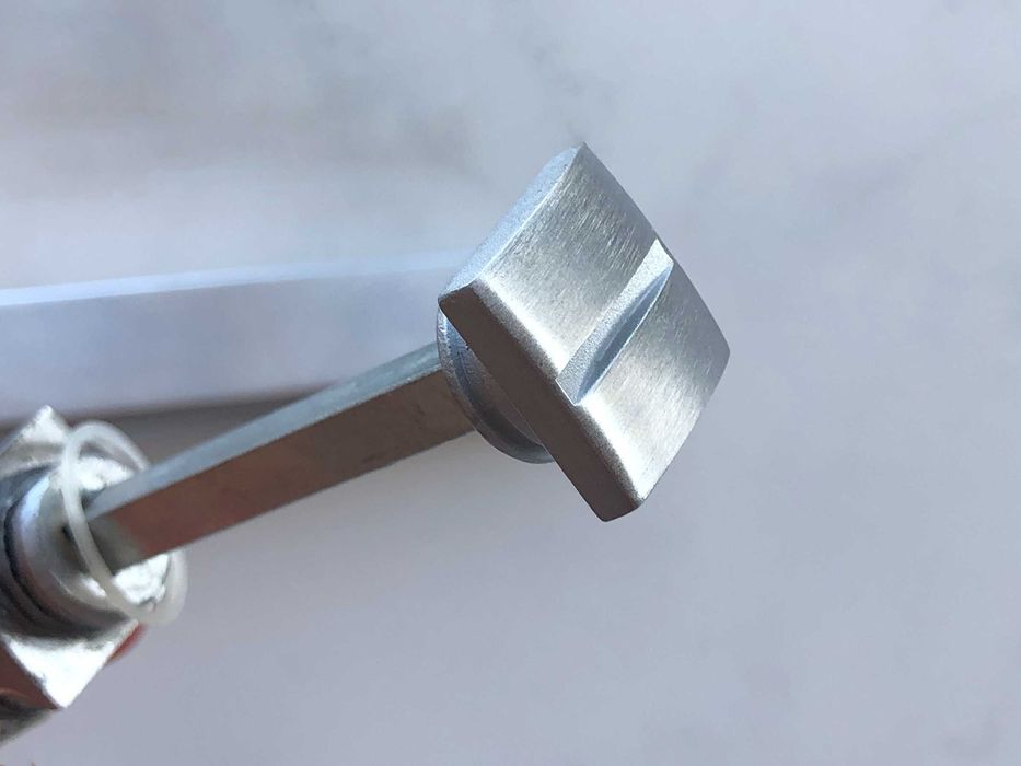 Дверні ручки Linea Cali Stream + замок (Італія)