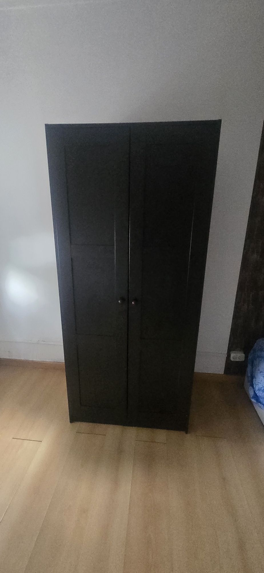 Roupeiro preto pequeno IKEA