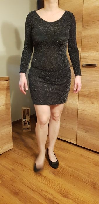 Sukienka przylegająca szary grafit z połyskująca nitka srebrną sexy