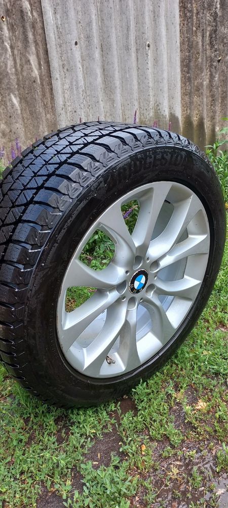 Продам комплект зимних шин Bridgestone Blizzak с дисками BMW