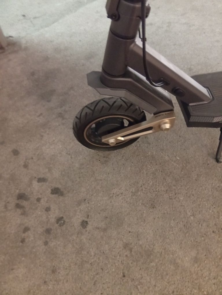 Vendo trotinet nova