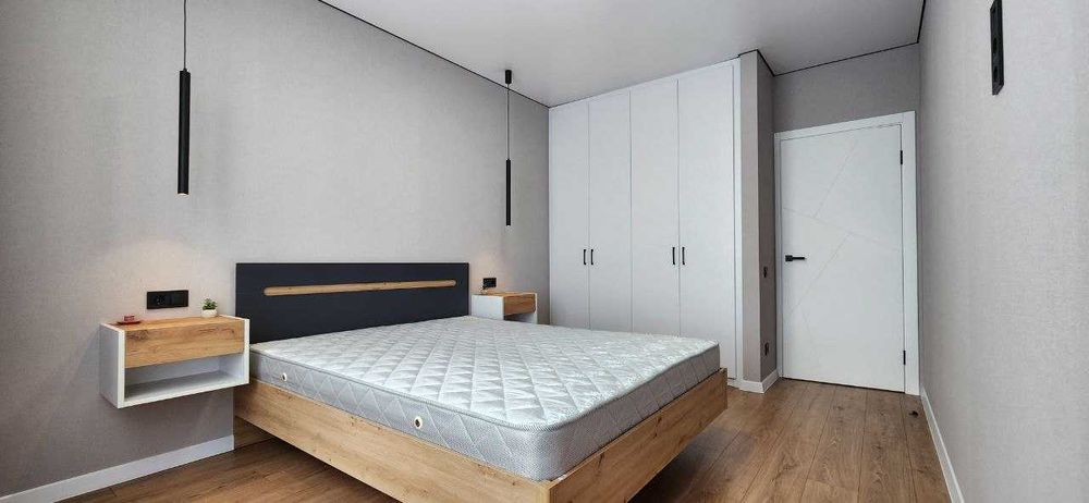 Продам 1к простору квартиру в ЖК Варшавський дизайнерський ремонт