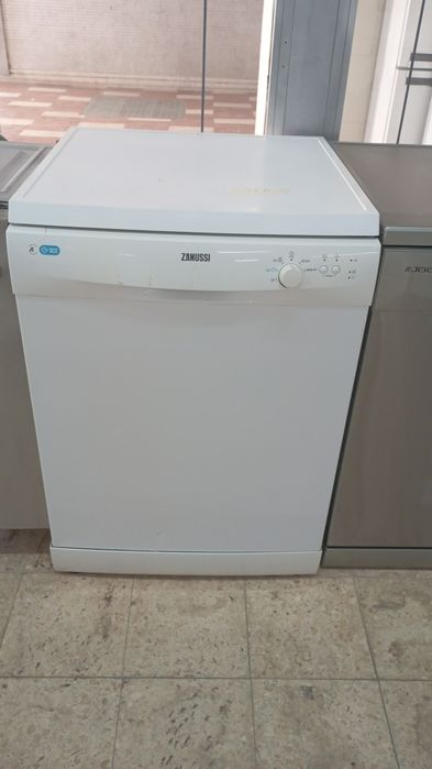 Máquina de lavar louça Zanussi