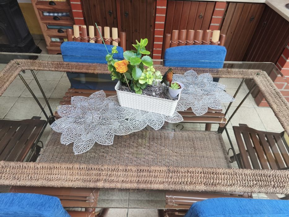 Mesa com tampo de vidro