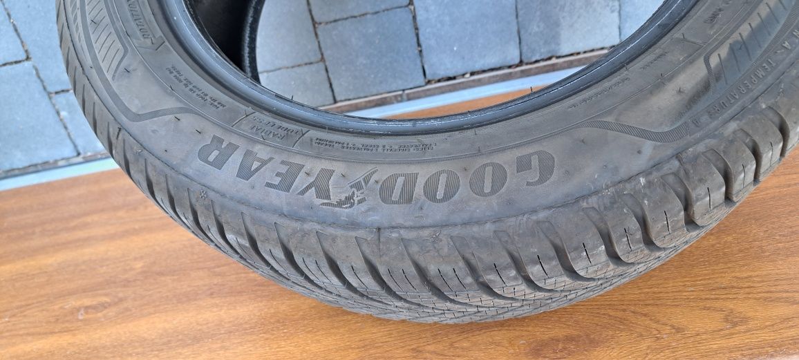 Opona Goodyear 205/55 R16 zimowa