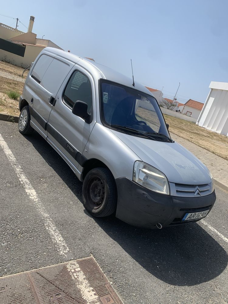 Citroen berlingo - boa de motor- espaçosa e exonomica