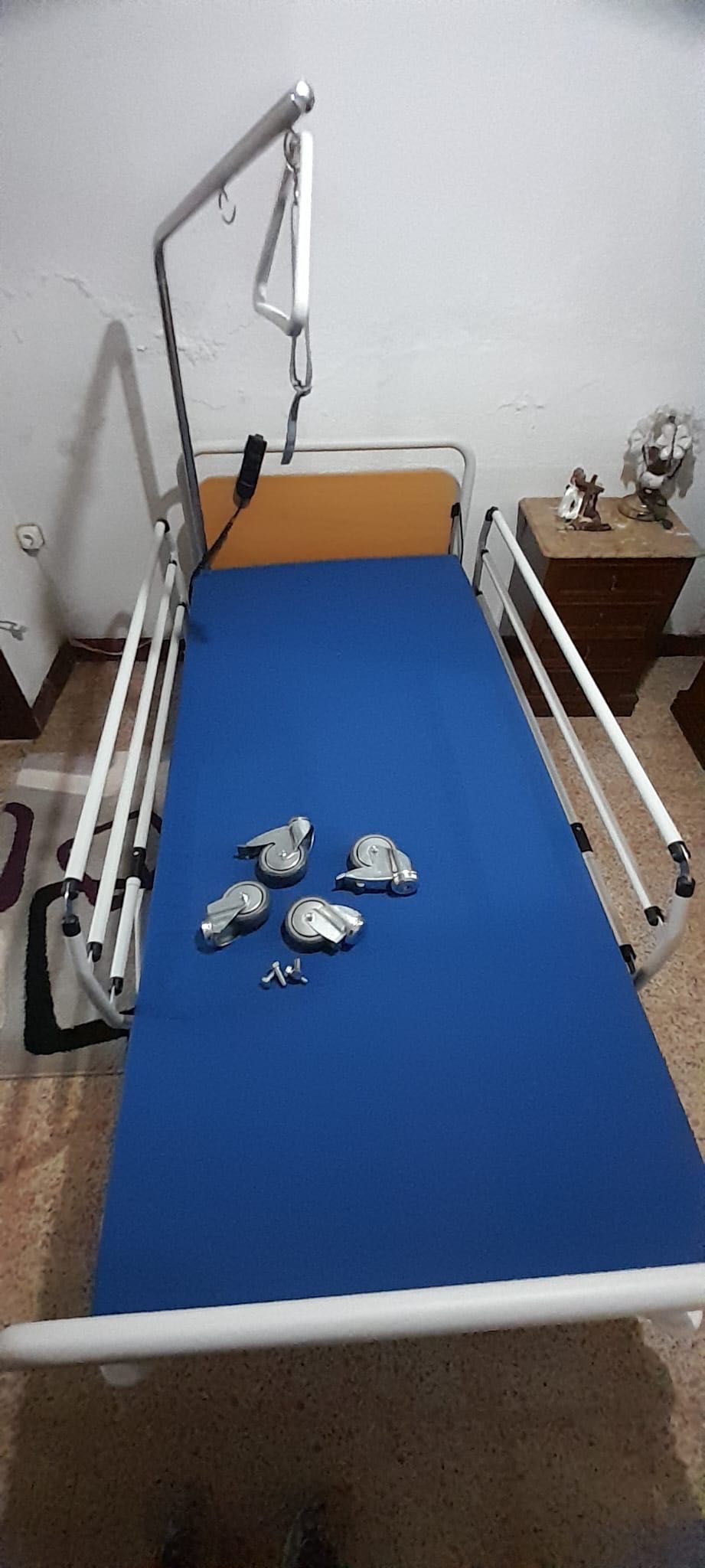 Cama articulada hospitalar