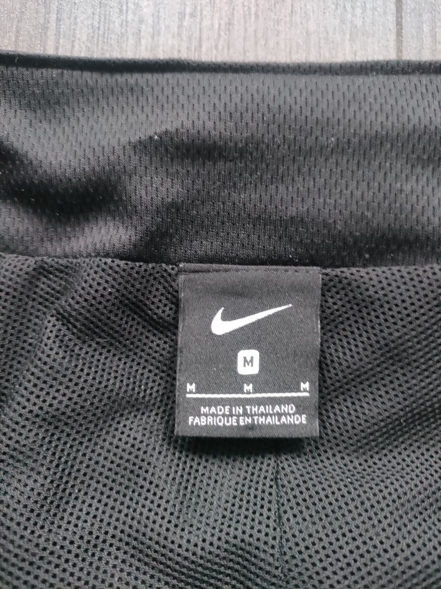 Kurtka męska wiatrówka Nike rozmiar M

- stan: idealny jak nowa

- r