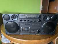 Radiomagnetofon Condor w idealnym stanie technicznym i wizualnym.