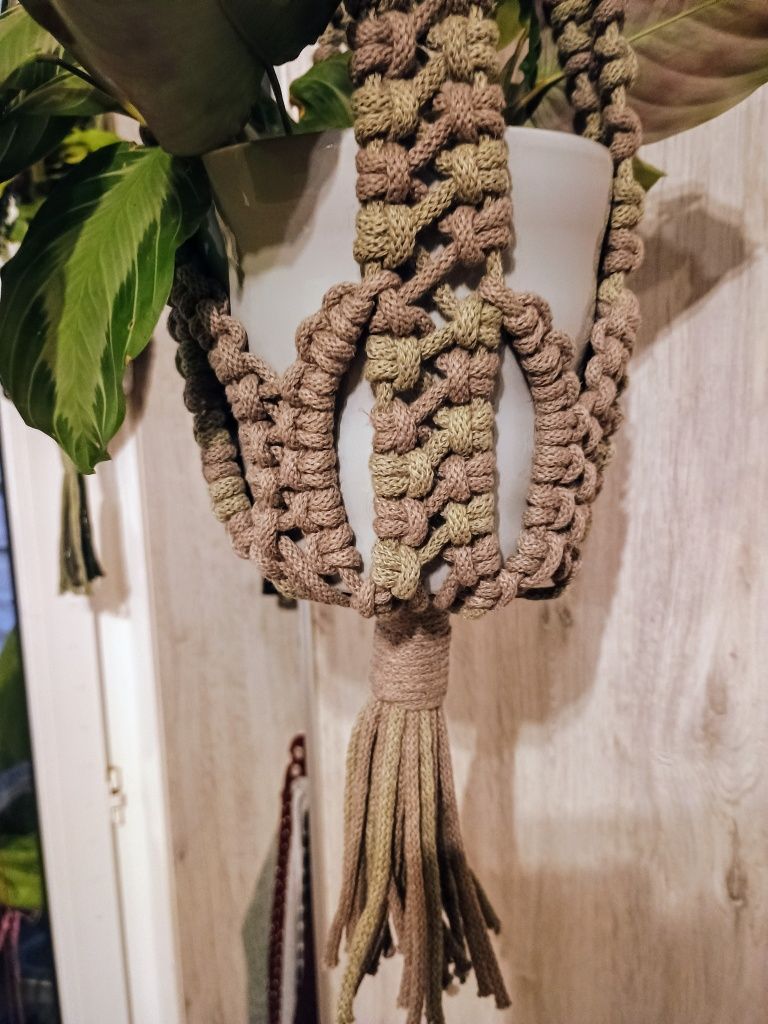 Makrama - wiszący kwietnik, dł. 80 cm