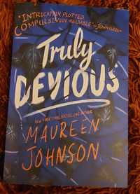 Truly Devious Maureen Johnson