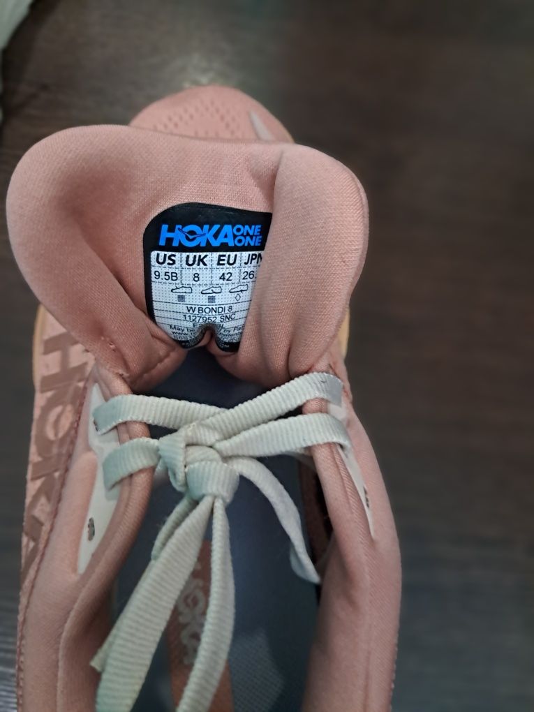 Кросівки Hoka W Bondi 8.    42.  26.5см