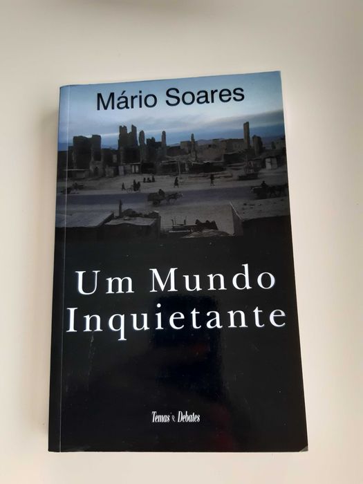livros de politica variados ( Mário Soares, Pedro Passos Coelho, etc)