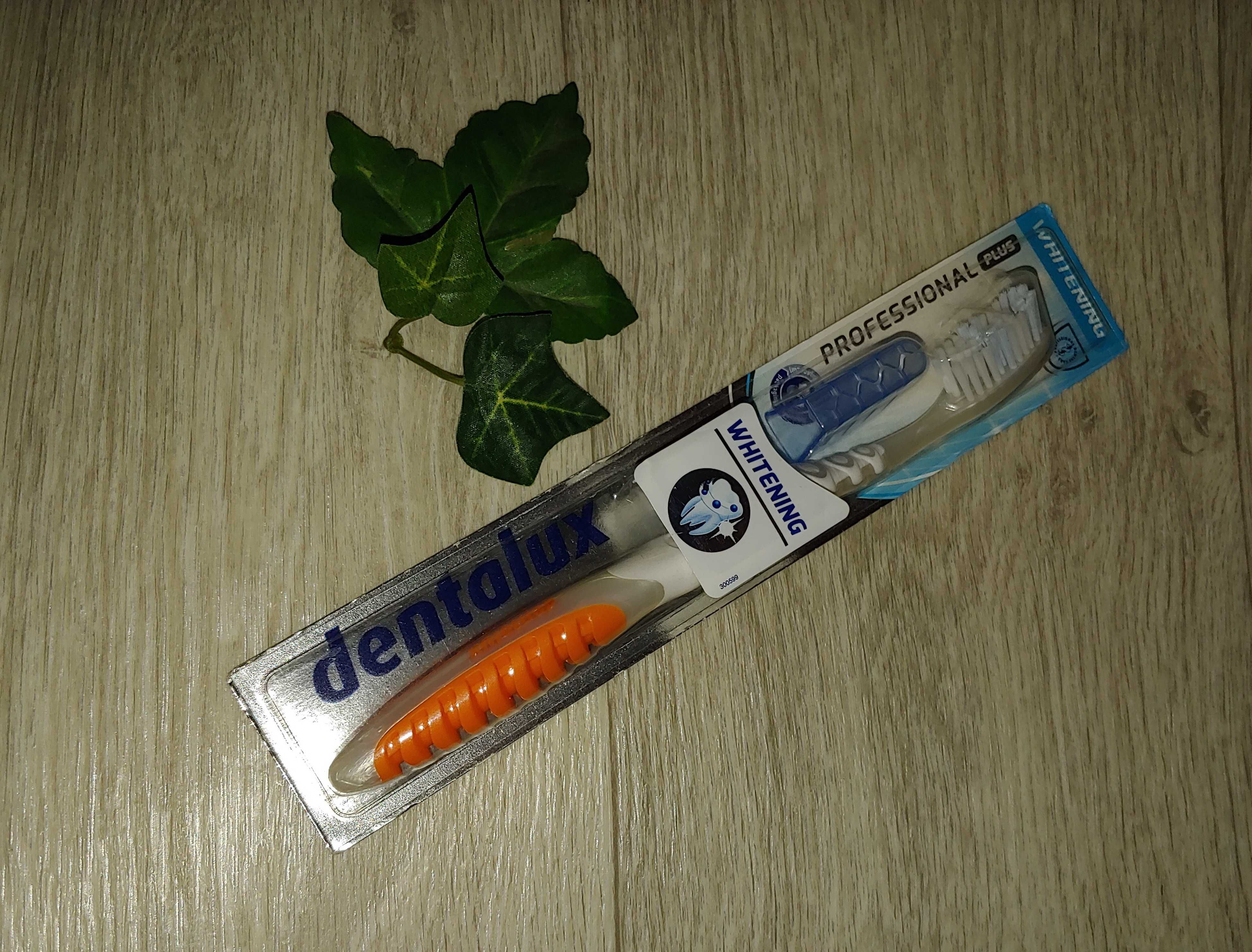 Зубна щітка Dentalux відбілюючий ефект плаваюча розділена на 2 частини